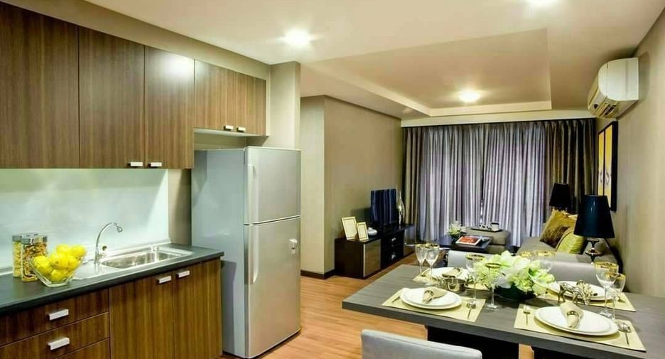 For rent 2 bedrooms condo in Phaya Thai, Bangkok