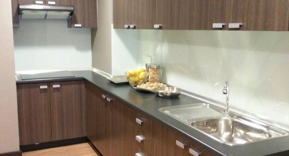 For rent 2 bedrooms condo in Phaya Thai, Bangkok