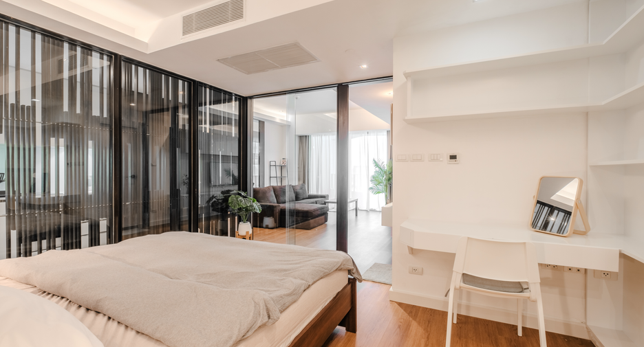 For rent 1 bed condo in Yan Nawa, Bangkok