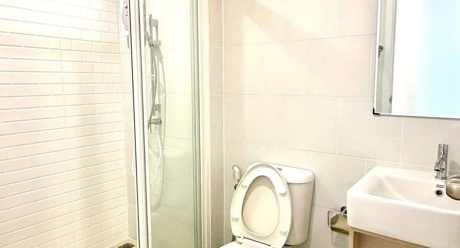 For rent 1 bed condo in Wang Thonglang, Bangkok
