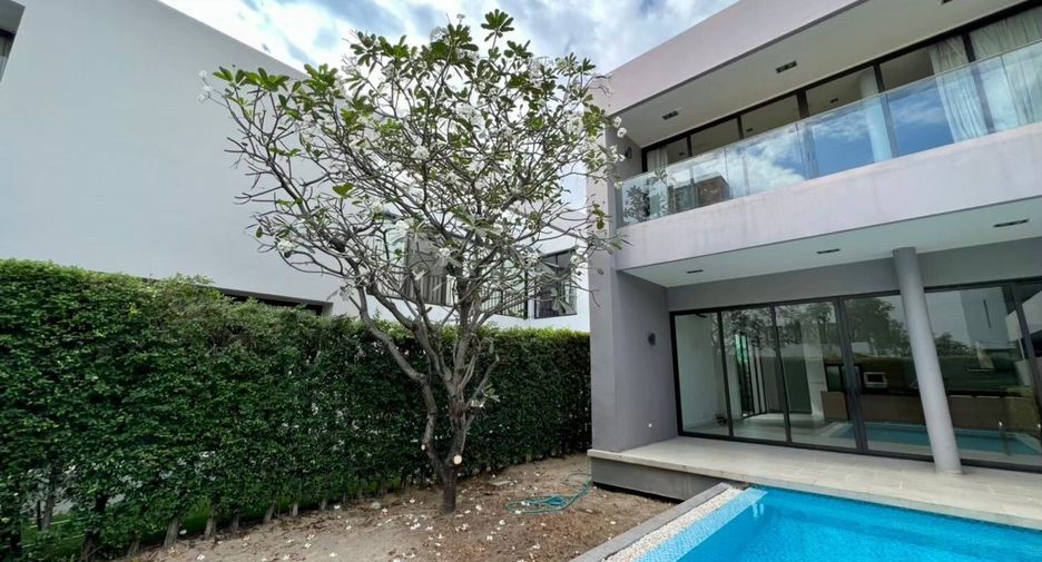 For rent 4 bedrooms house in Khlong Toei, Bangkok