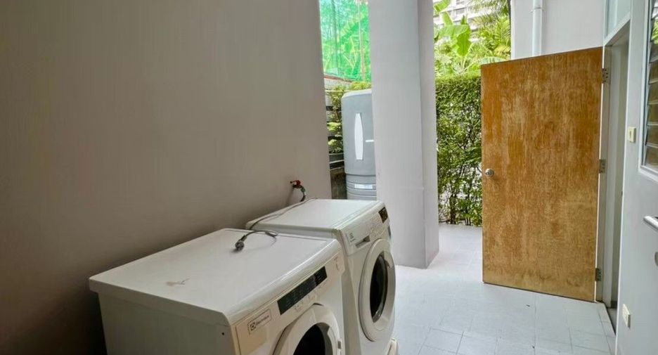For rent 4 bedrooms house in Khlong Toei, Bangkok