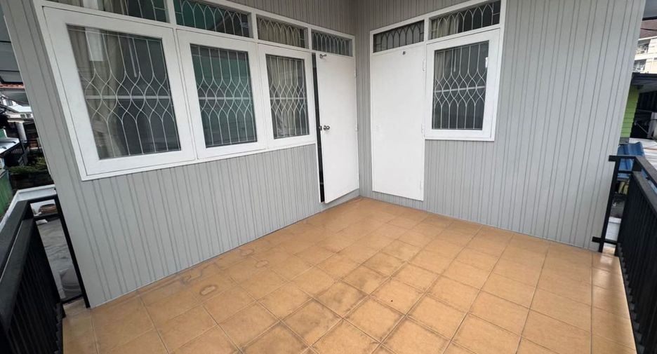 Casa en alquiler de 3 habitaciones en Chatuchak, Bangkok