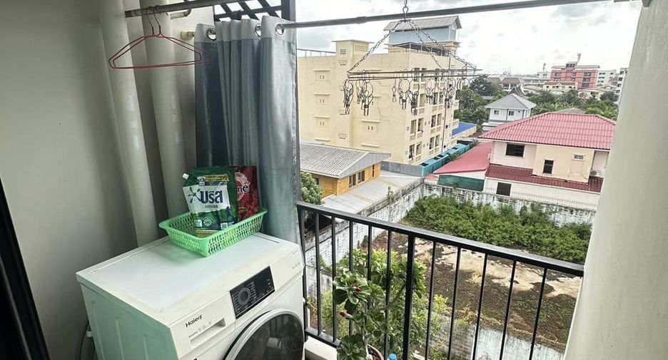 For sale 1 bed condo in Mueang Samut Prakan, Samut Prakan