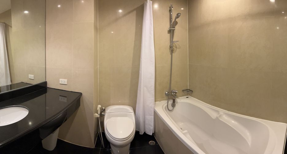 For rent 1 bed apartment in Pathum Wan, Bangkok
