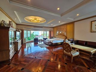 For sale 8 ベッドルーム house in Khlong Toei, Bangkok