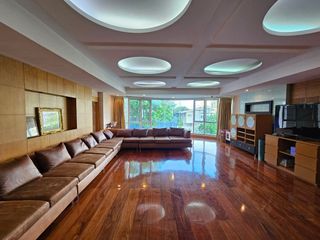 For sale 8 ベッドルーム house in Khlong Toei, Bangkok