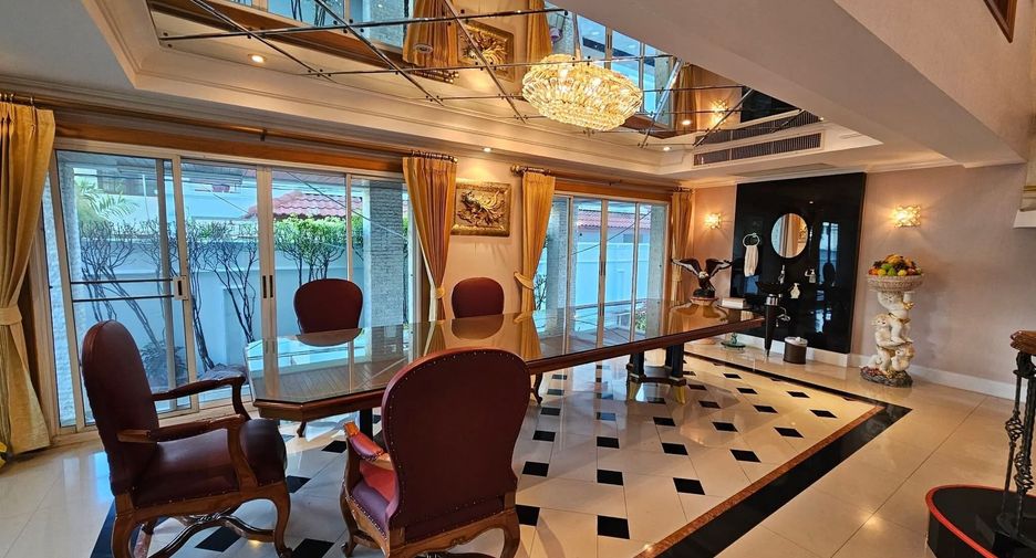For sale 8 bedrooms house in Khlong Toei, Bangkok