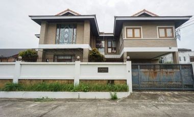 Casa en venta y en alquiler de 4 habitaciones en Wang Thonglang, Bangkok
