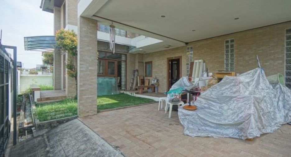 Casa en venta y en alquiler de 4 habitaciones en Wang Thonglang, Bangkok