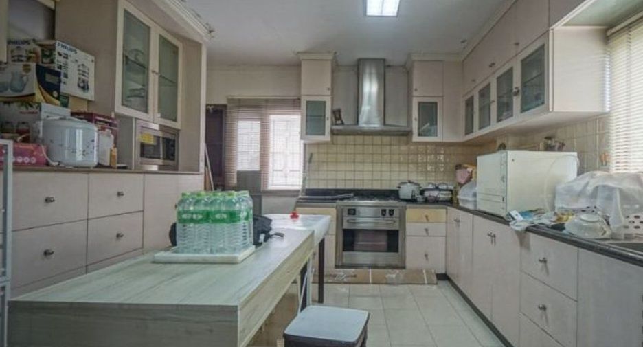 Casa en venta y en alquiler de 4 habitaciones en Wang Thonglang, Bangkok