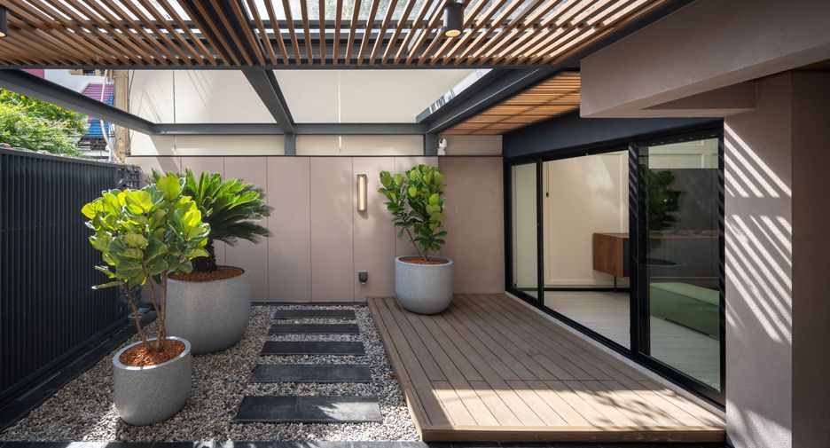 ขาย และ ให้เช่า 3 ห้องนอน บ้านเดี่ยว ใน วัฒนา, กรุงเทพฯ