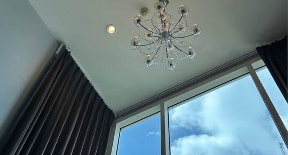For rent 2 bedrooms condo in Ratchathewi, Bangkok