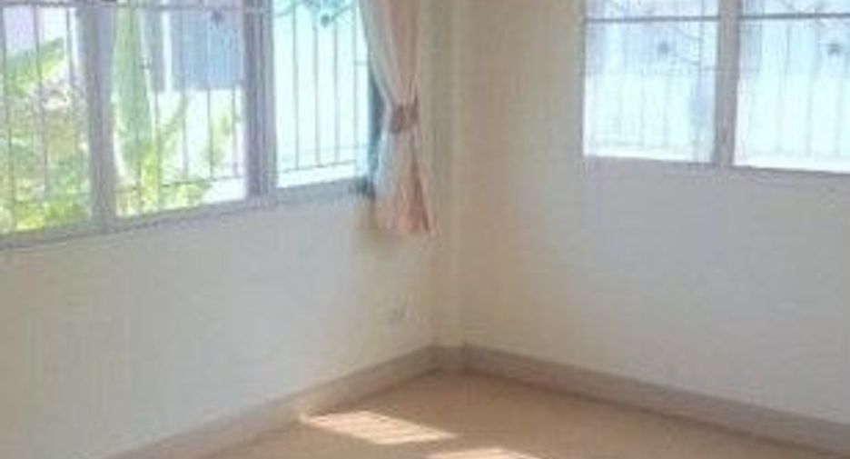 For sale 3 bedrooms townhouse in Min Buri, Bangkok
