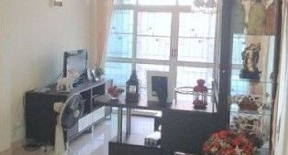 For sale 3 bedrooms townhouse in Min Buri, Bangkok