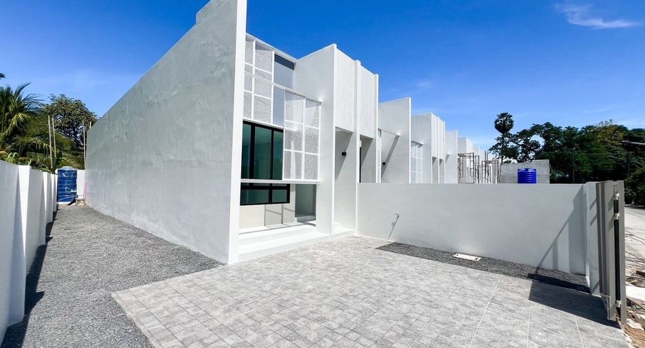For sale 2 bedrooms townhouse in Mueang Phuket, Phuket