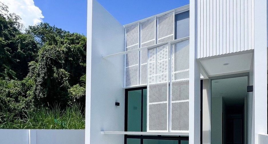 For sale 2 bedrooms townhouse in Mueang Phuket, Phuket