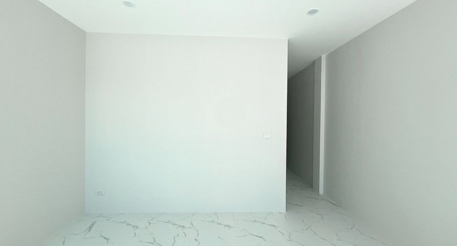 For sale 2 bedrooms townhouse in Mueang Phuket, Phuket