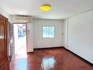 For sale 2 bedrooms townhouse in Don Mueang, Bangkok