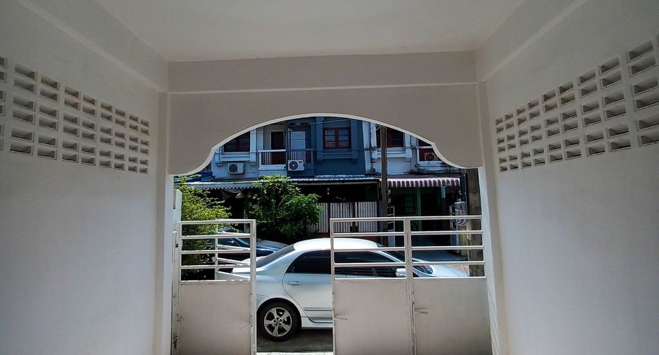 For sale 2 bedrooms townhouse in Don Mueang, Bangkok