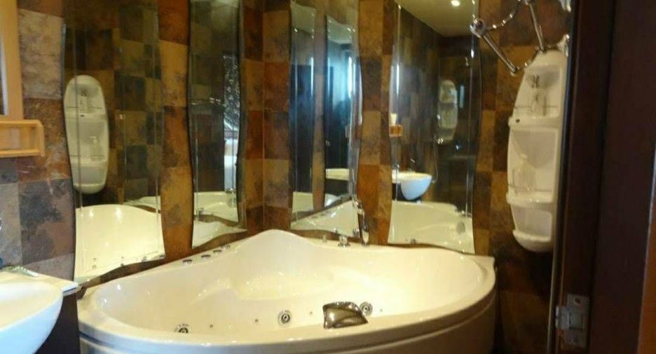 For sale 9 bedrooms apartment in Mueang Phuket, Phuket