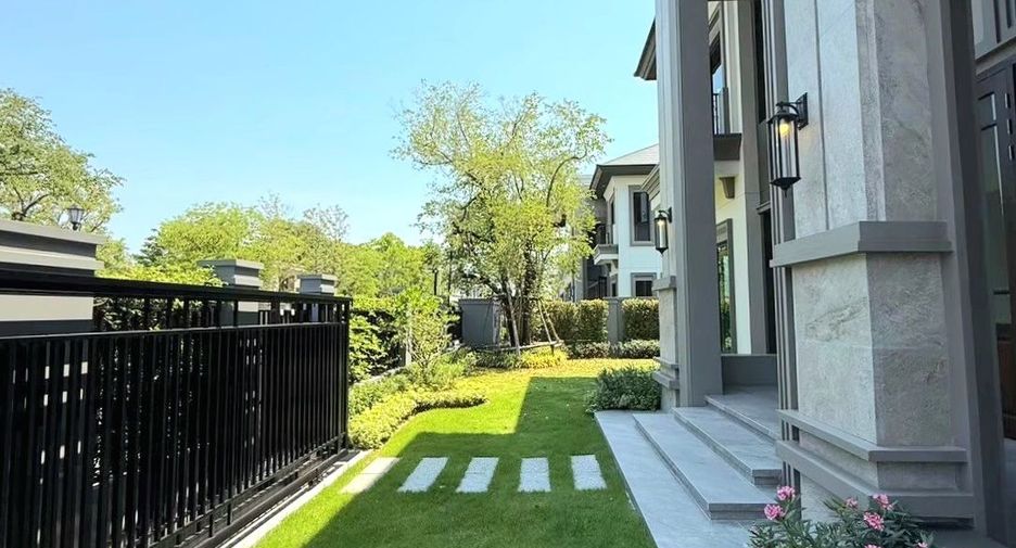 For sale 5 bedrooms house in Lat Krabang, Bangkok