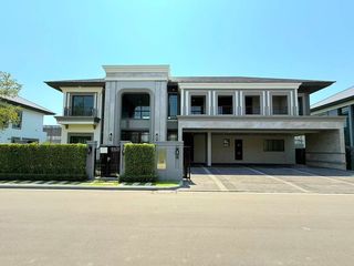 For sale 5 bedrooms house in Lat Krabang, Bangkok