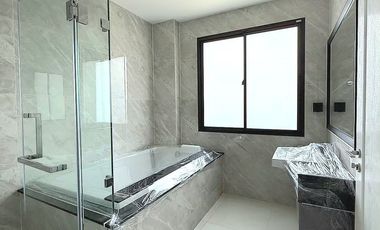 出售 5 卧室 独立屋 在 Lat Krabang, 曼谷