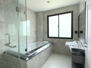 For sale 5 bedrooms house in Lat Krabang, Bangkok