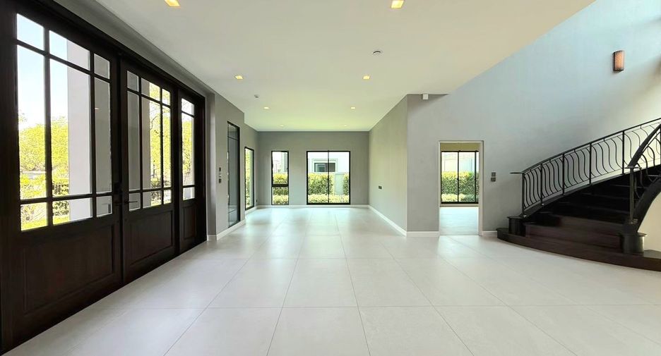 For sale 5 bedrooms house in Lat Krabang, Bangkok