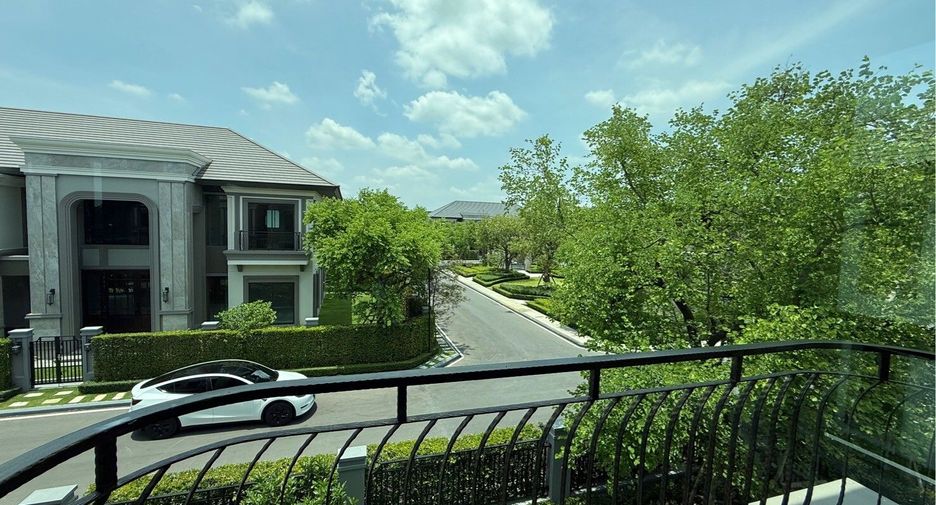 For sale 5 bedrooms house in Lat Krabang, Bangkok