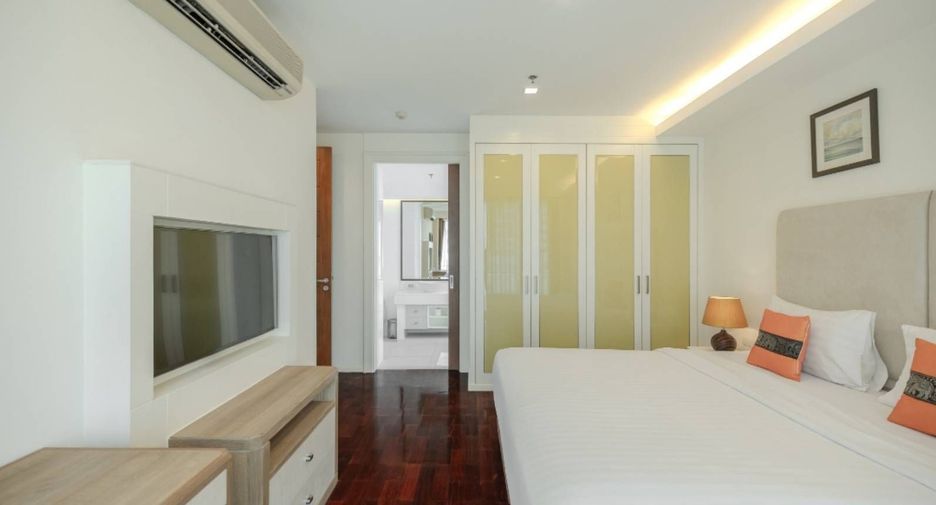 For rent 2 bedrooms apartment in Khlong Toei, Bangkok