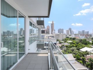 À louer 2 chambres appartement à Khlong Toei, Bangkok