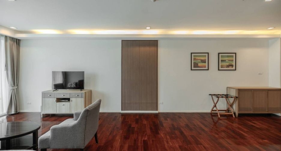 For rent 2 bedrooms apartment in Khlong Toei, Bangkok