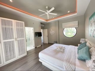 À louer 3 chambres villa à Mueang Phuket, Phuket