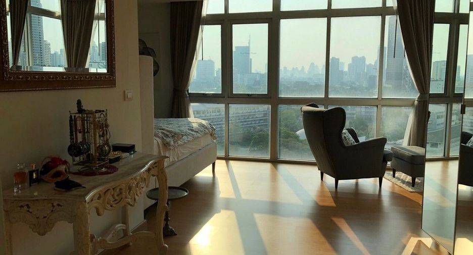 For sale and for rent 3 bedrooms condo in Khlong Toei, Bangkok