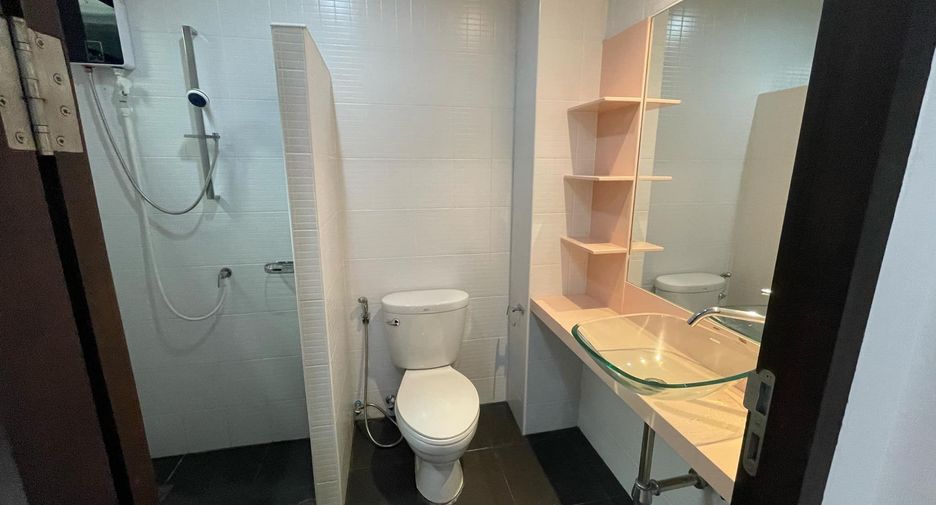 For sale 2 bedrooms townhouse in Mueang Phuket, Phuket