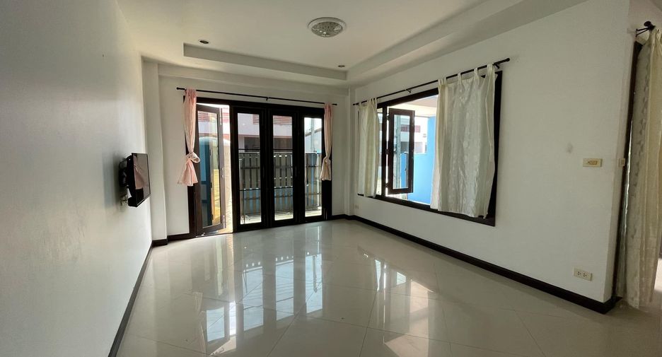 For sale 2 bedrooms townhouse in Mueang Phuket, Phuket