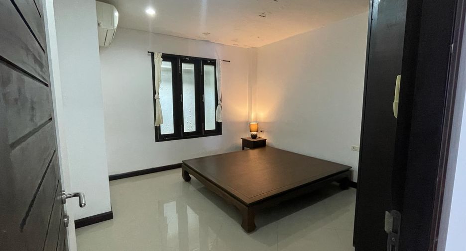 For sale 2 bedrooms townhouse in Mueang Phuket, Phuket