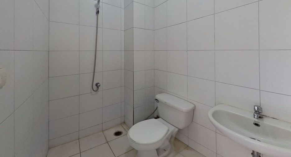 Аренда 3 спальни кондо в Щаттхана, Бангкок