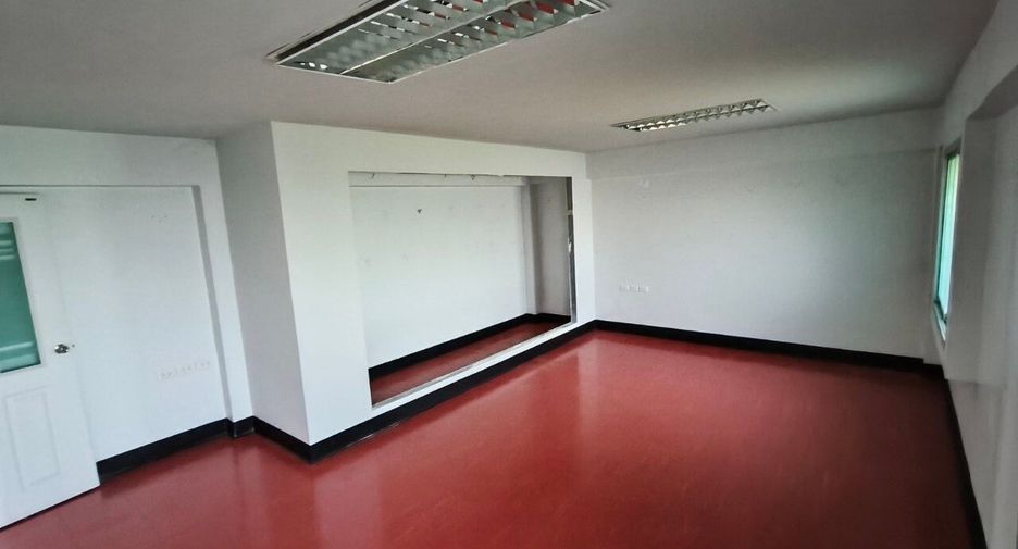 For sale and for rent 18 bedrooms retail Space in Min Buri, Bangkok