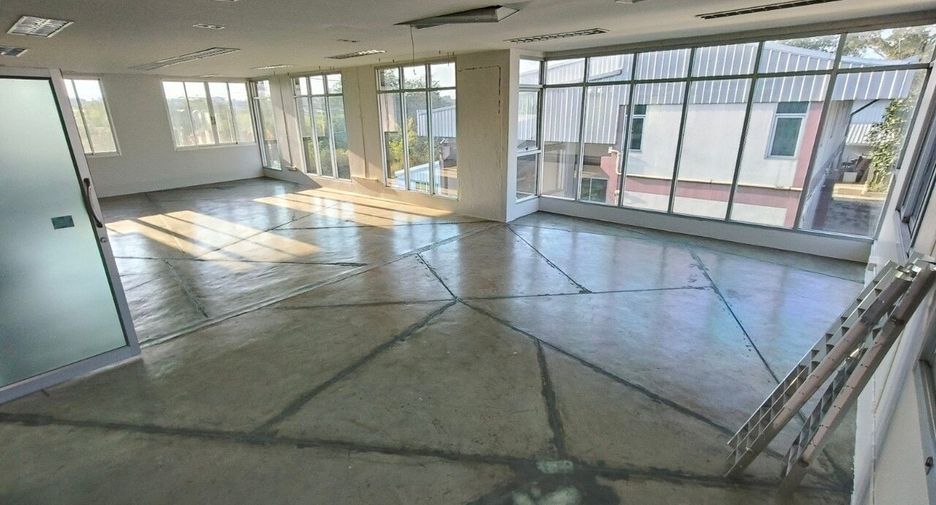 For sale and for rent 18 bedrooms retail Space in Min Buri, Bangkok