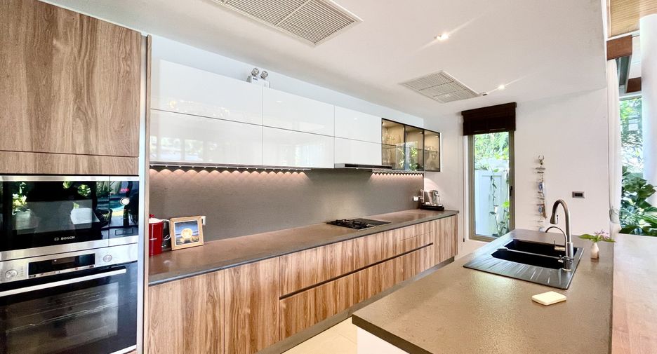 For sale 6 bedrooms villa in Thalang, Phuket