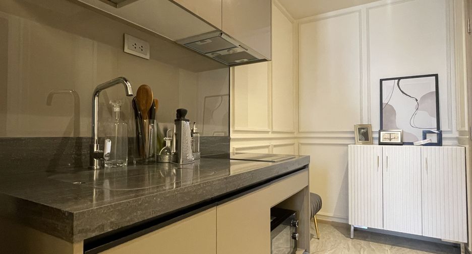 For rent 1 bed condo in Huai Khwang, Bangkok