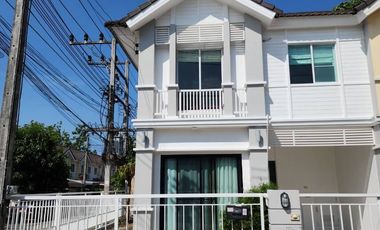 For rent 3 bedrooms townhouse in Thalang, Phuket