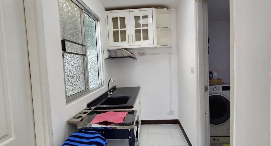 For rent 3 bedrooms townhouse in Thalang, Phuket
