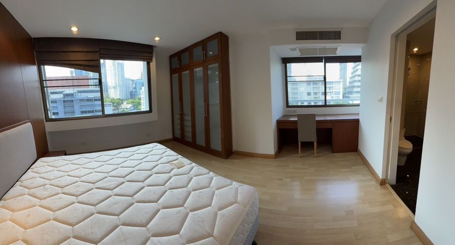For rent 2 bedrooms condo in Pathum Wan, Bangkok