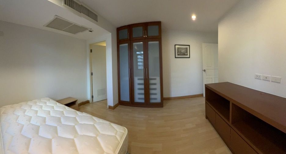 For rent 2 bedrooms condo in Pathum Wan, Bangkok