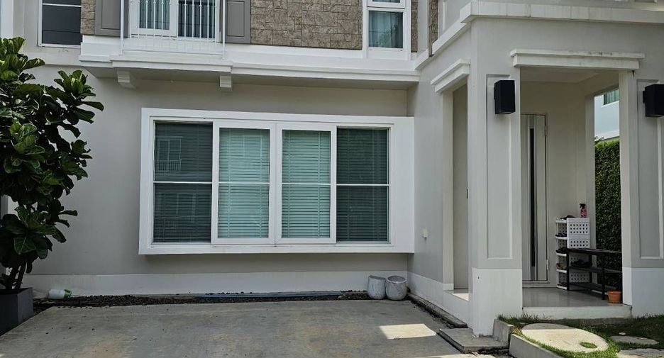 For rent 2 bedrooms townhouse in Prawet, Bangkok