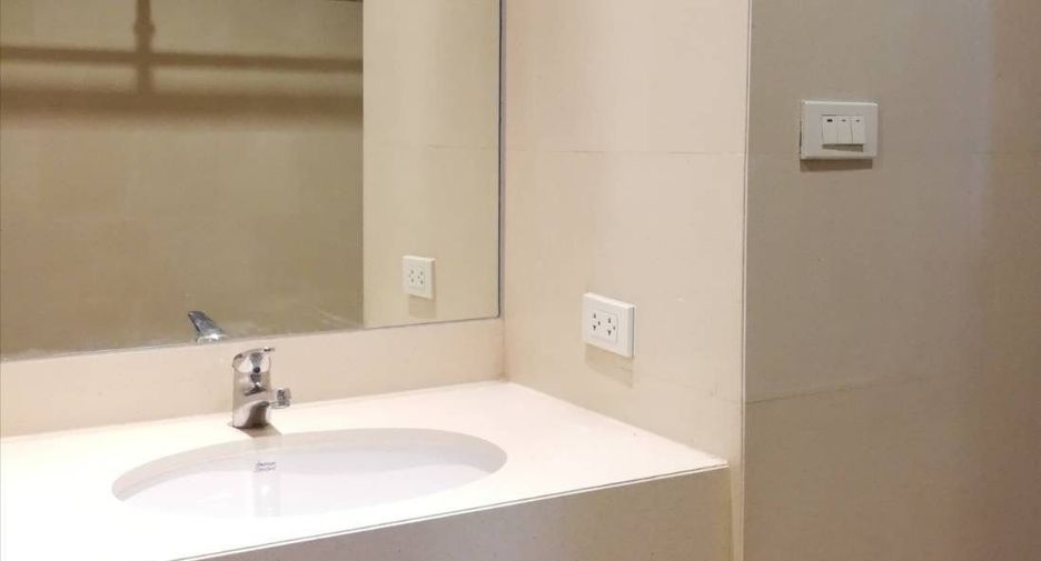 For rent 2 bedrooms condo in Bang Kho Laem, Bangkok
